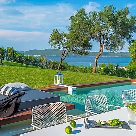 Avaton Luxury - Relais & Chateaux 5*